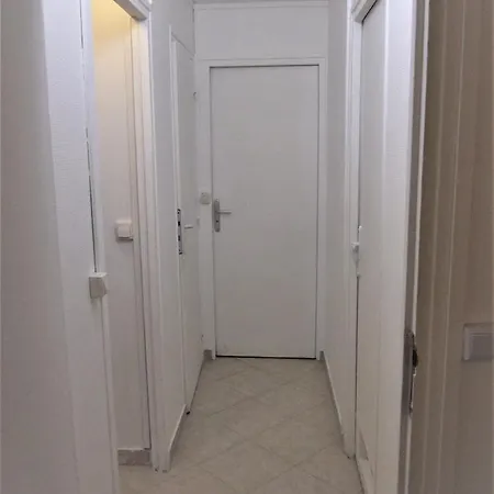 Apartment Location 4 Pieces Proche Centre-ville Et Autoroutes *
