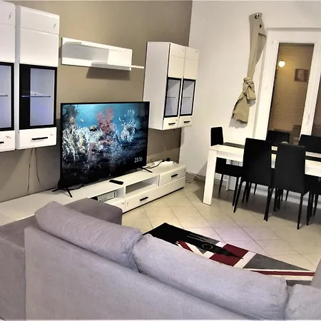 Location 4 Pieces Proche Centre-ville Et Autoroutes Apartment