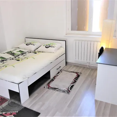 Apartment Location 4 Pieces Proche Centre-ville Et Autoroutes *