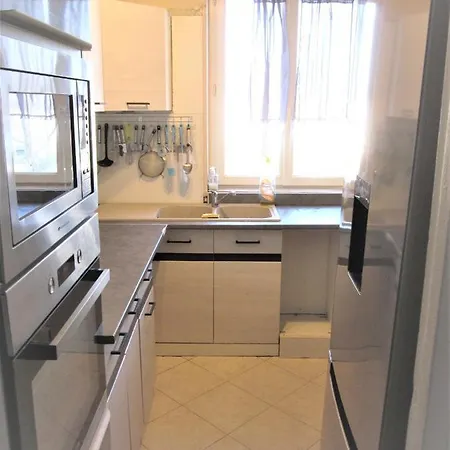 Location 4 Pieces Proche Centre-ville Et Autoroutes * Melun