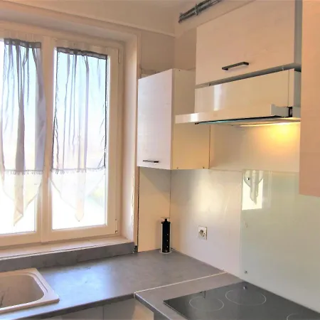 Location 4 Pieces Proche Centre-ville Et Autoroutes Apartment