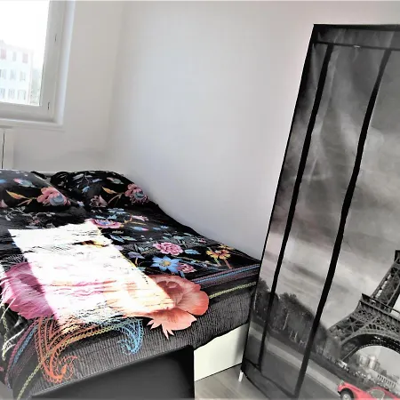 Location 4 Pieces Proche Centre-ville Et Autoroutes *