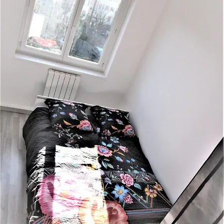 Location 4 Pieces Proche Centre-ville Et Autoroutes Apartment Melun