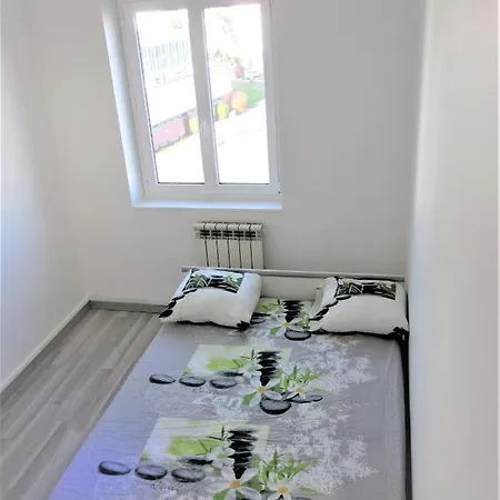 Apartment Location 4 Pieces Proche Centre-ville Et Autoroutes *