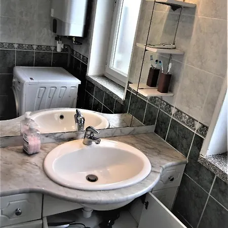 Apartment Location 4 Pieces Proche Centre-ville Et Autoroutes